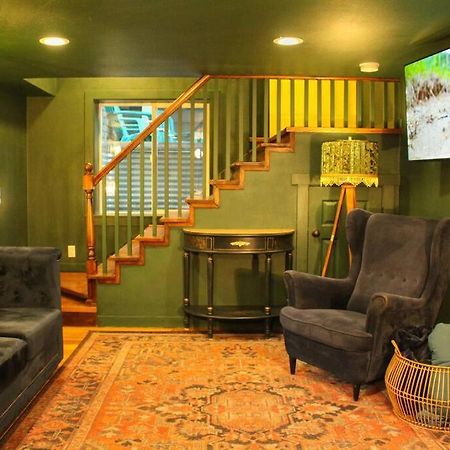 Апартаменты Heart Of Woodstock, 10 Min Walk To Reed, With Private Garage! Портленд Экстерьер фото